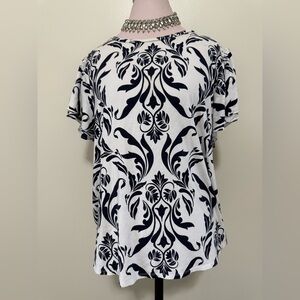 Chico’s navy & white pattern ruffle sleeve blouse in size XL (3)